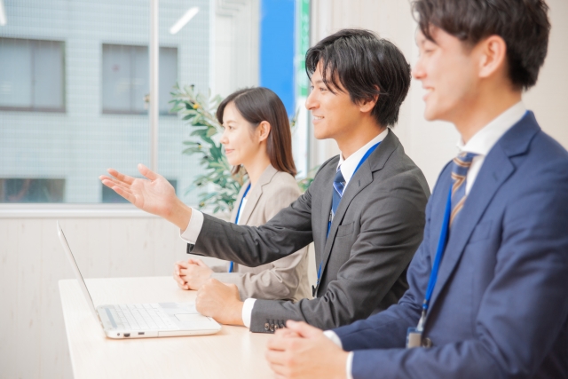問いで顧客の課題を引き出す課題再構築タイプの営業